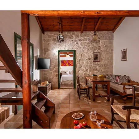 Aparthotel Enagron Ecotourism Village 3*