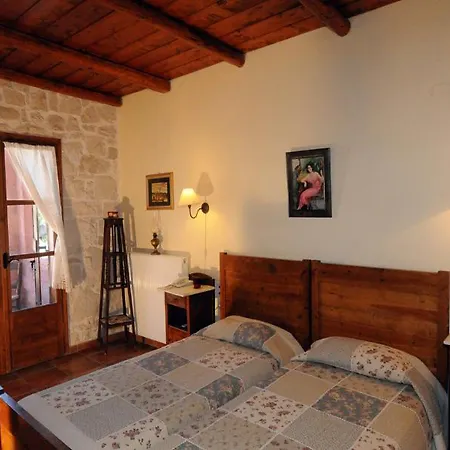 Aparthotel Enagron Ecotourism Village