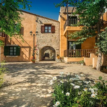 Enagron Ecotourism Village Aparthotel 3*
