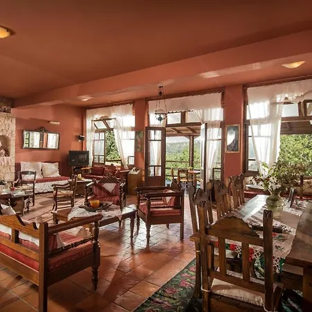 Enagron Ecotourism Village Aparthotel 3*