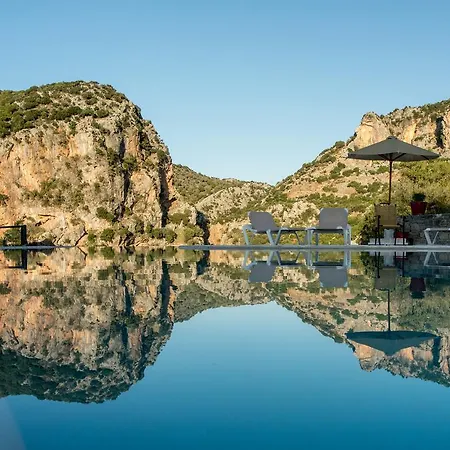 Enagron Ecotourism Village 3*