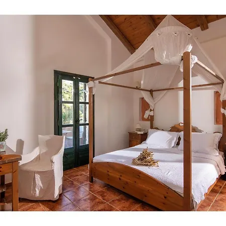 Enagron Ecotourism Village Aparthotel Axos