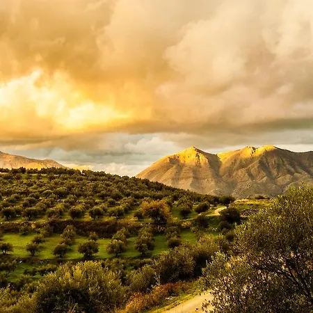 Enagron Ecotourism Village Axós