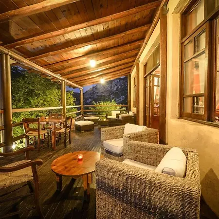Enagron Ecotourism Village Aparthotel 3*