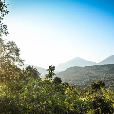Enagron Ecotourism Village Aparthotel Axós