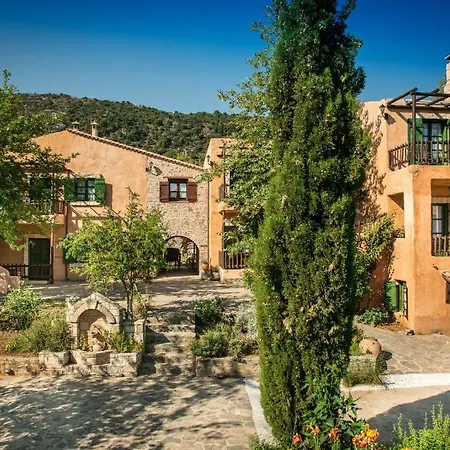 Enagron Ecotourism Village Aparthotel Axós