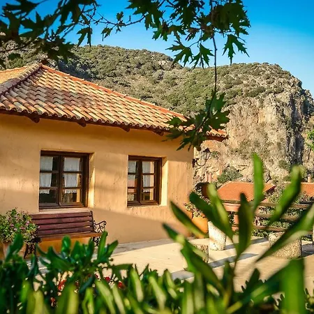 Aparthotel Enagron Ecotourism Village