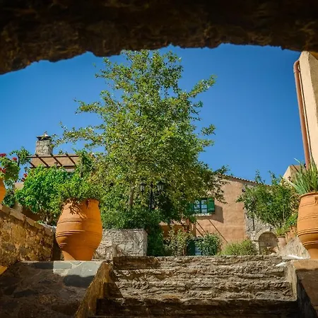 Enagron Ecotourism Village Aparthotel 3*