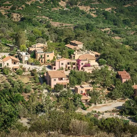 Enagron Ecotourism Village Axós