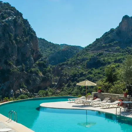 Enagron Ecotourism Village 3*