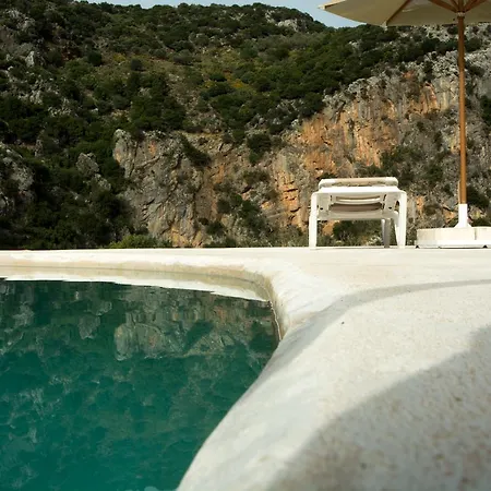 Enagron Ecotourism Village Aparthotel 3*
